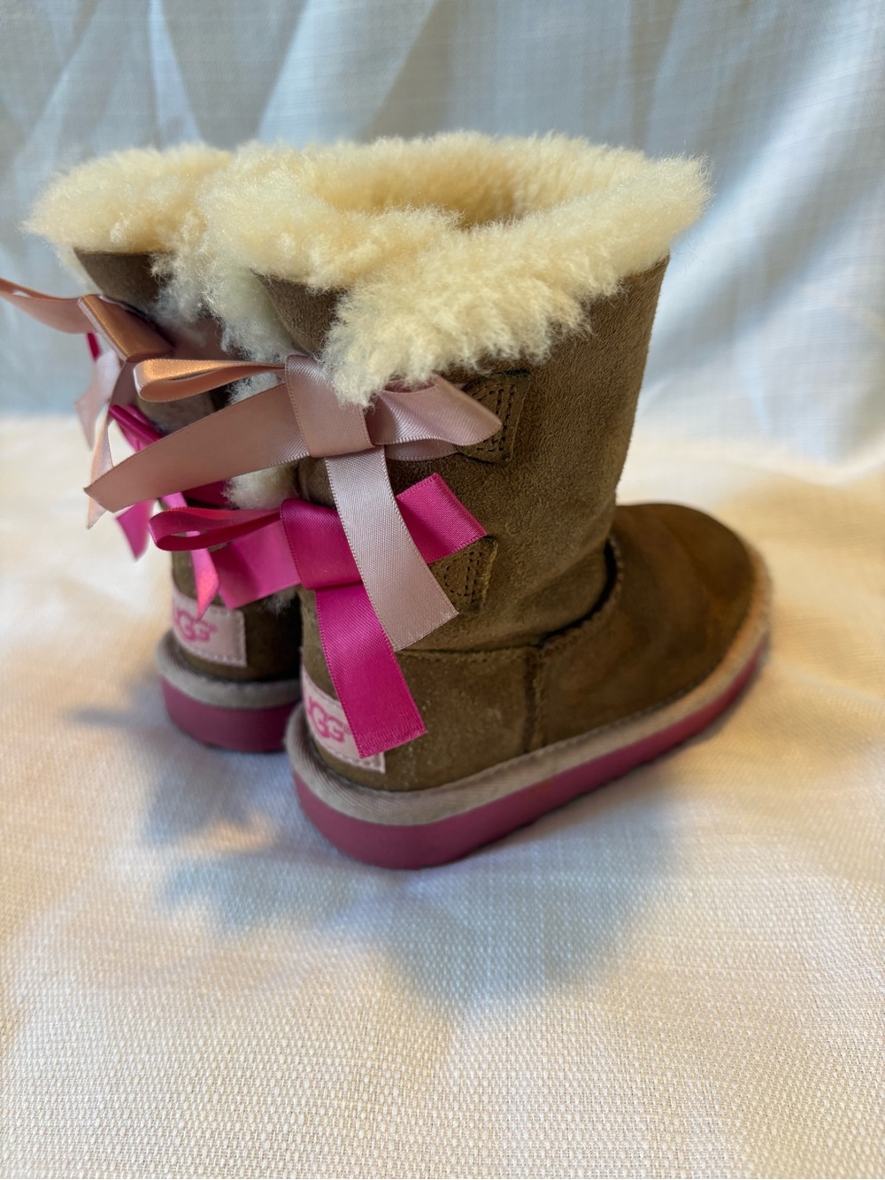 UGG Kids Brown Bailey Bow II boots size 8